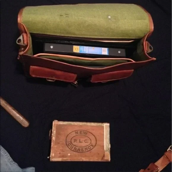 FineGoods Men's Leather Briefcase - Picture 3 of 5